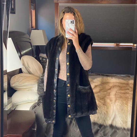 R.Z.R. Faux Fur with Leather Trim Coat with Detachable Sleeves, Large - Picture 11 of 11